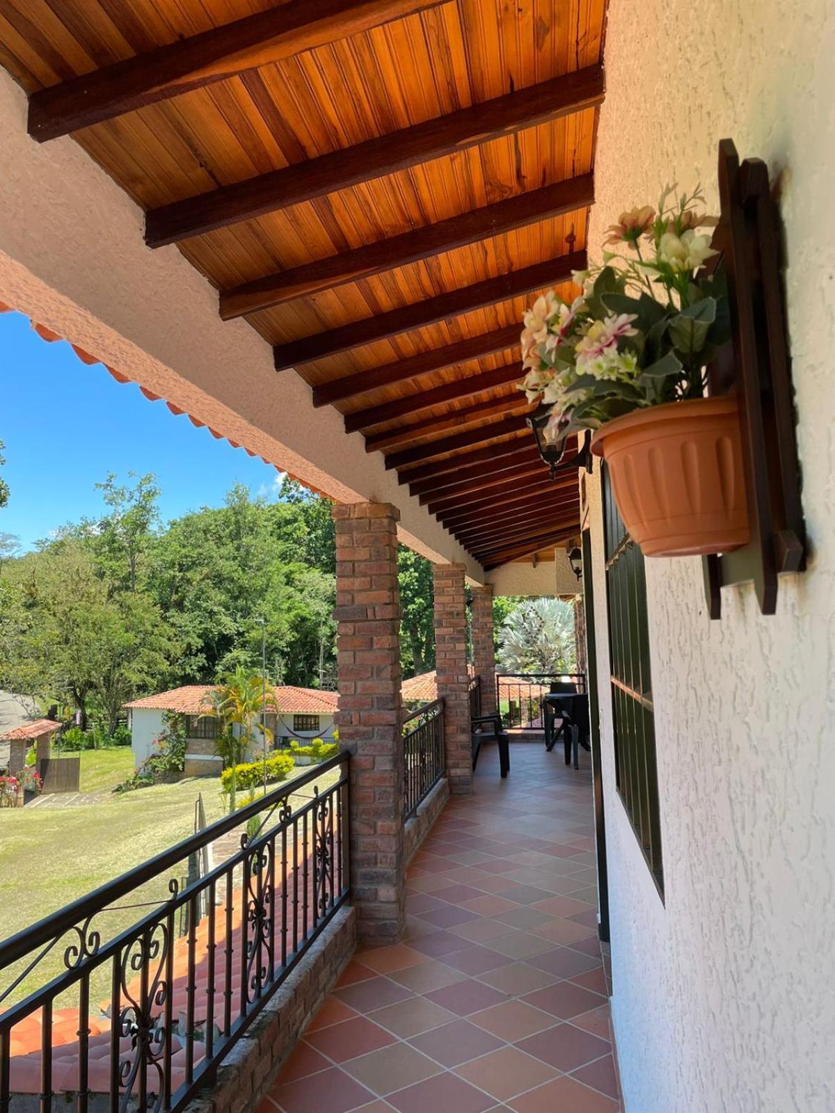 Rancho San Luis, Páramo Exterior foto